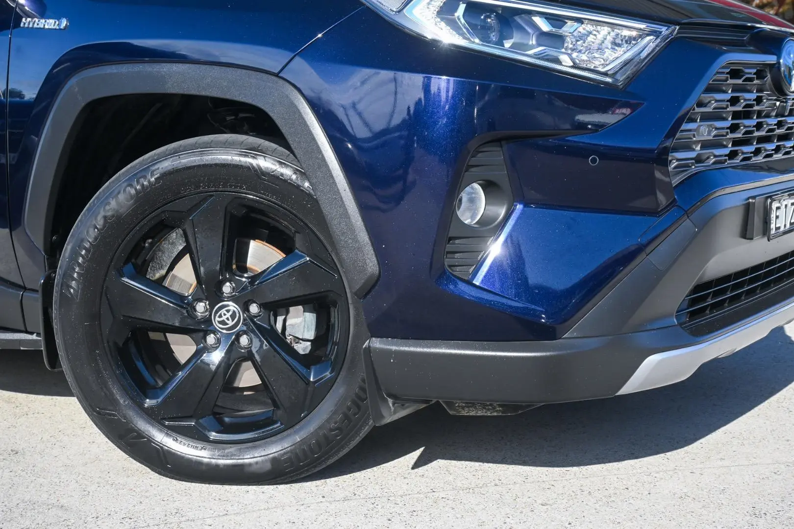2019 Toyota RAV4 Gallery Image 6