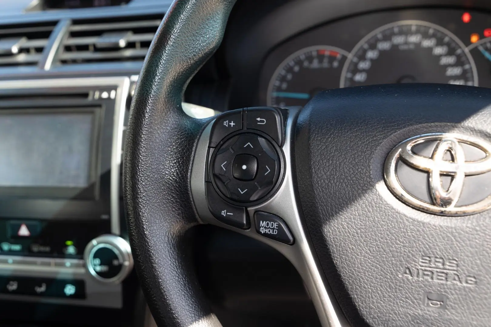 2014 Toyota Camry Gallery Image 16