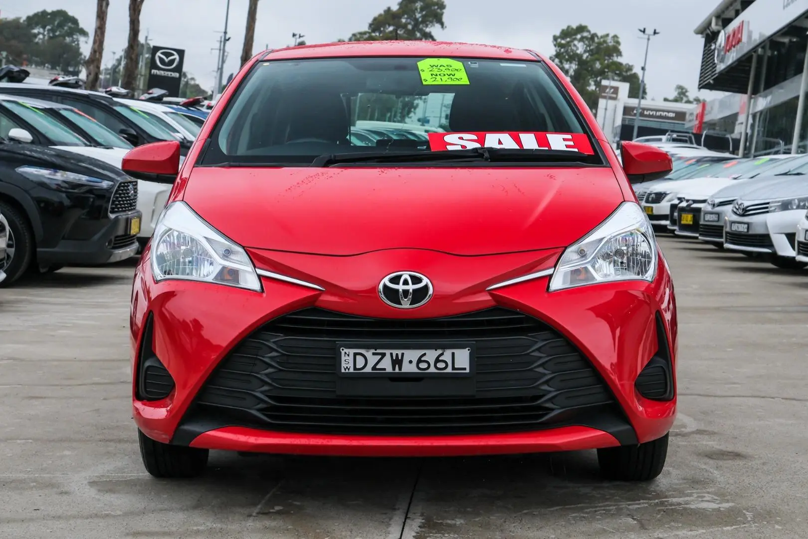 2018 Toyota Yaris Gallery Image 4