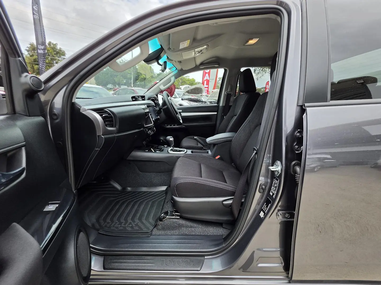 2025 Toyota Hilux Gallery Image 14