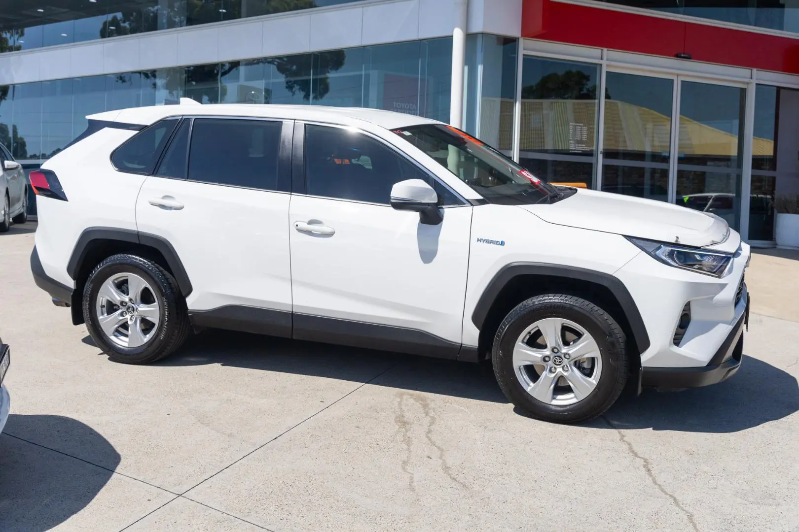 2021 Toyota RAV4 Gallery Image 3