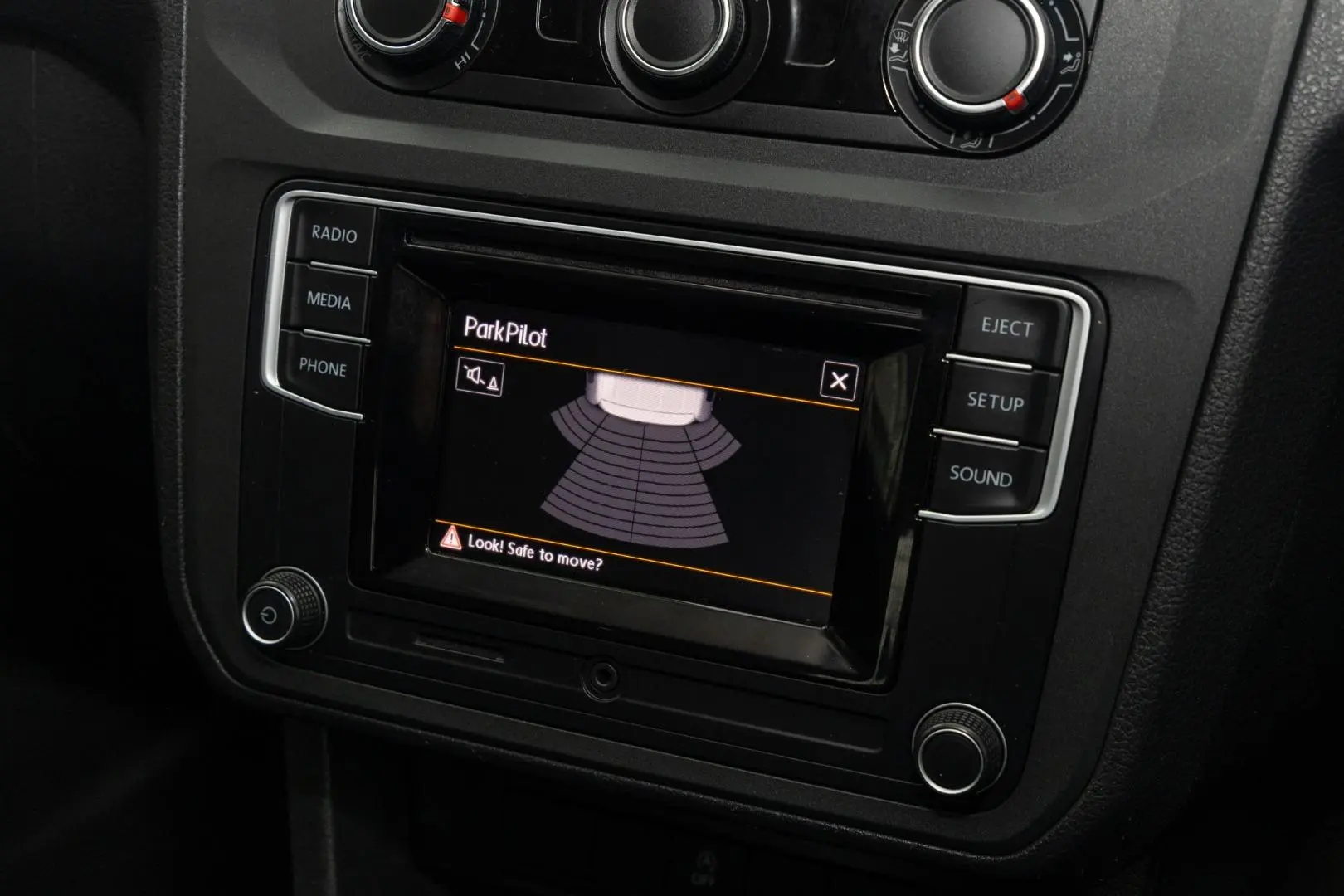 2018 Volkswagen Caddy Gallery Image 16