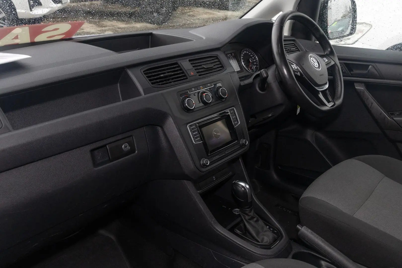 2018 Volkswagen Caddy Gallery Image 8