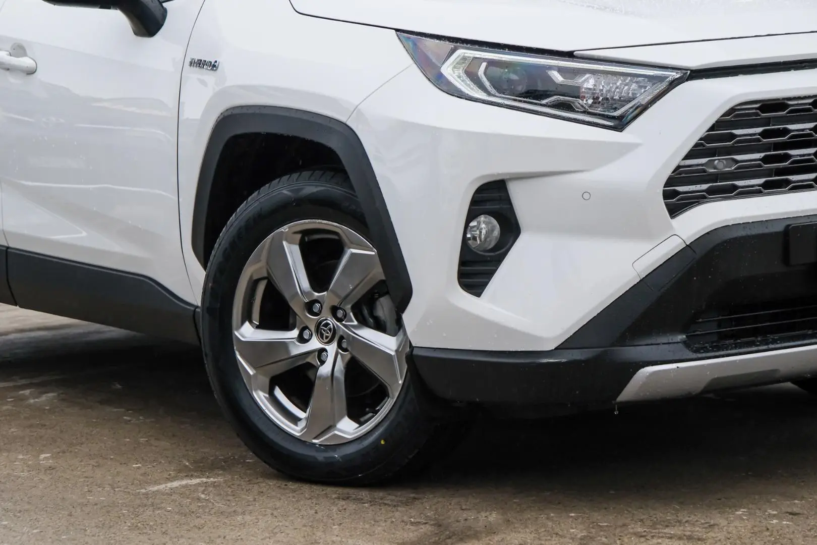2021 Toyota RAV4 Gallery Image 6