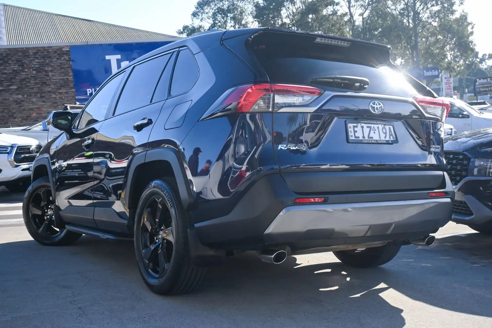 2019 Toyota RAV4 Gallery Image 2