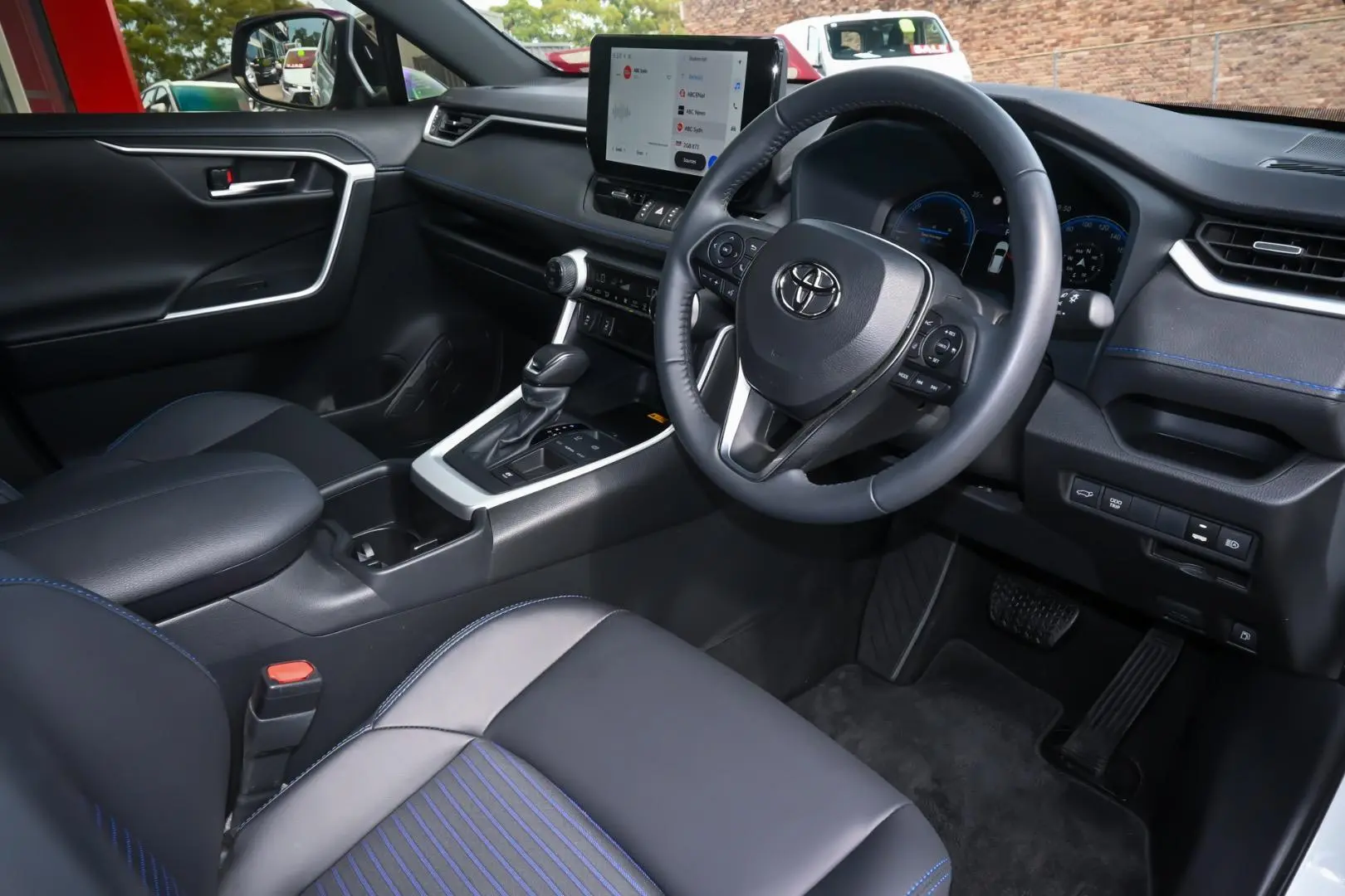 2024 Toyota RAV4 Gallery Image 7