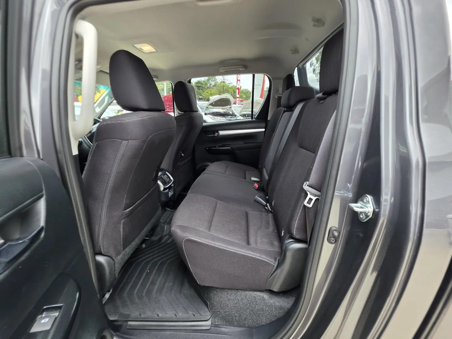 2025 Toyota Hilux Gallery Image 17