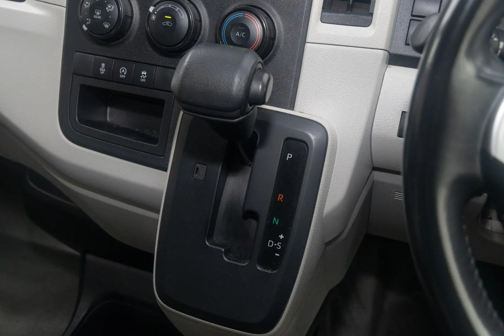 2021 Toyota Hiace Gallery Image 17
