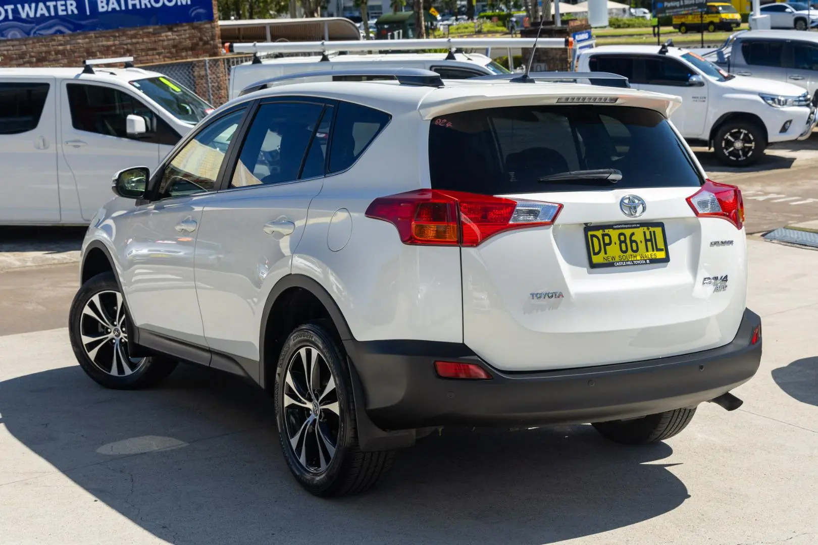 2014 Toyota RAV4 Gallery Image 2
