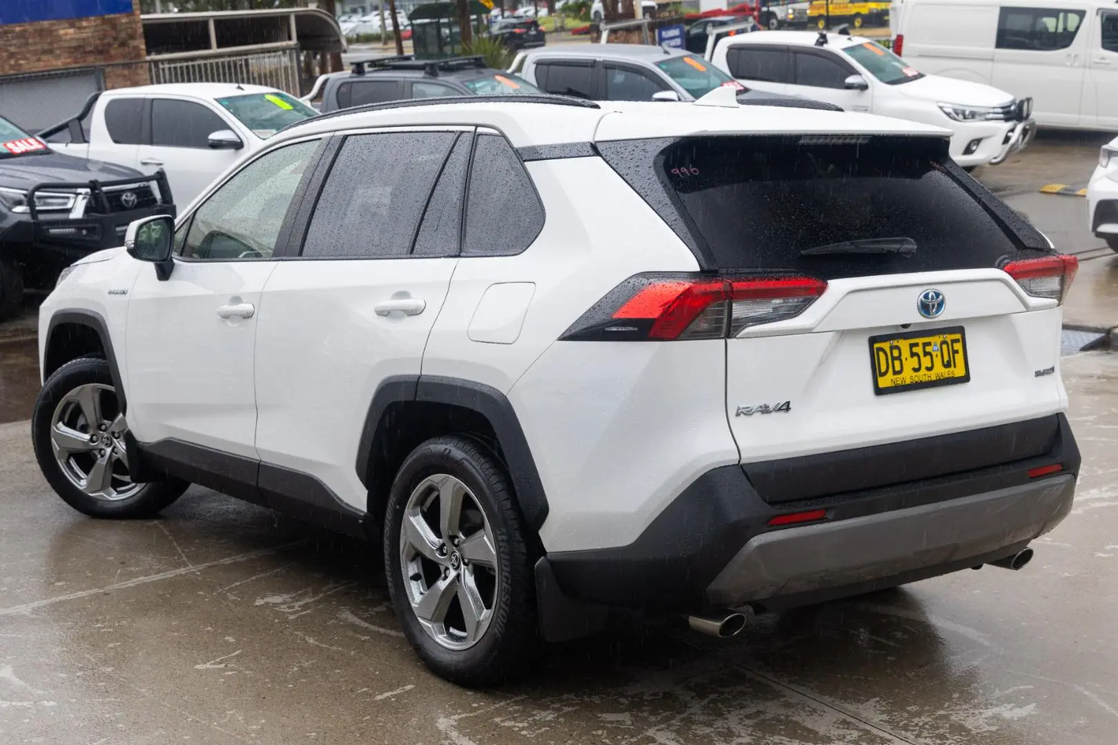 2021 Toyota RAV4 Gallery Image 2