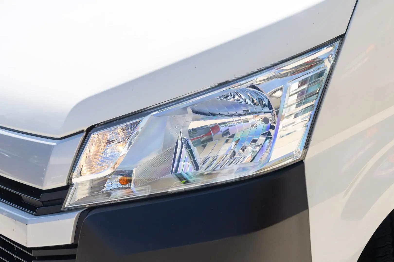 2020 Toyota Hiace Gallery Image 17