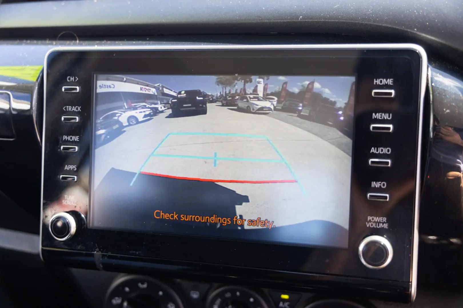 2022 Toyota Hilux Gallery Image 12