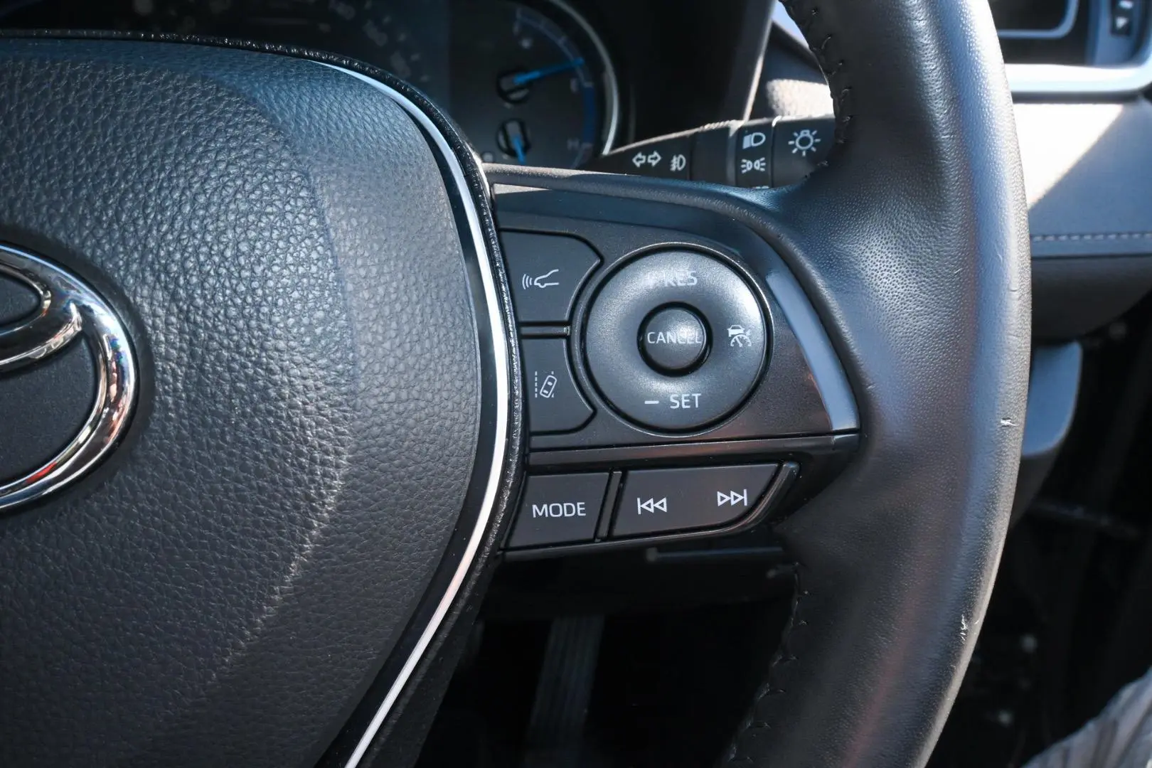2019 Toyota RAV4 Gallery Image 14