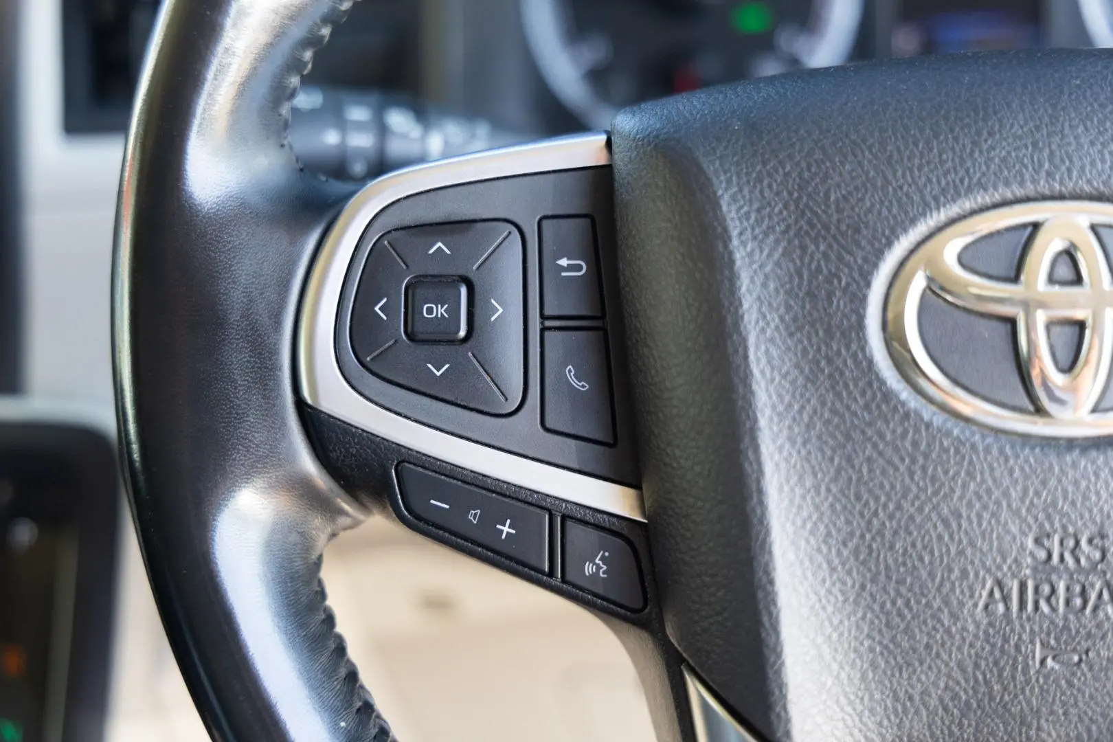 2020 Toyota Hiace Gallery Image 14