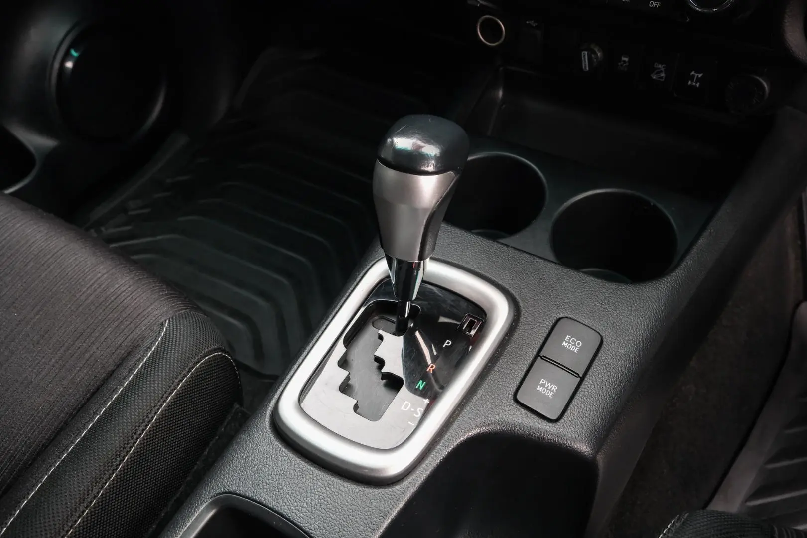 2018 Toyota Hilux Gallery Image 14
