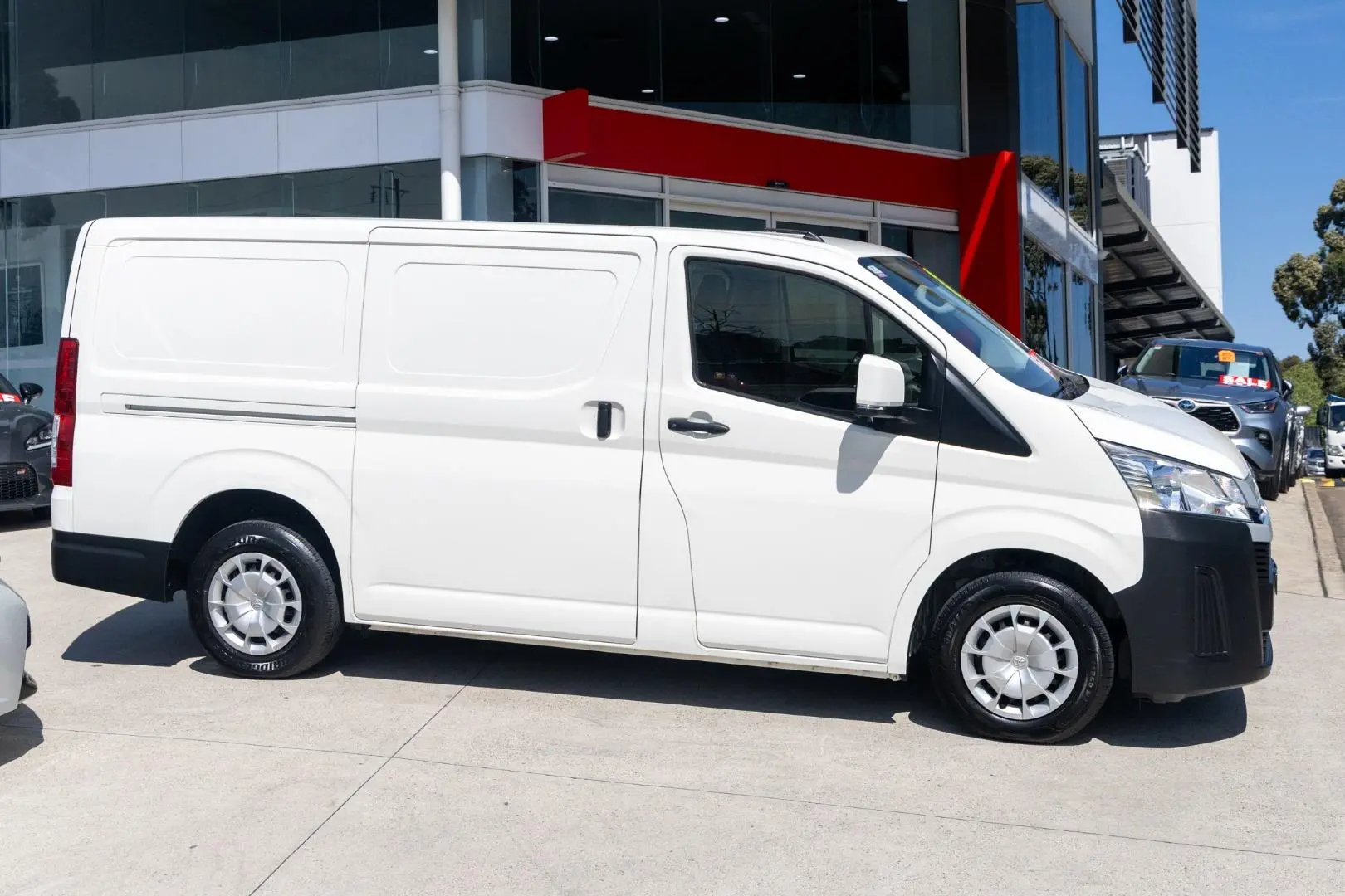 2020 Toyota Hiace Gallery Image 3