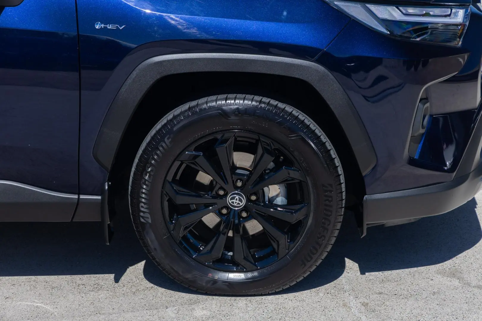 2025 Toyota RAV4 Gallery Image 22