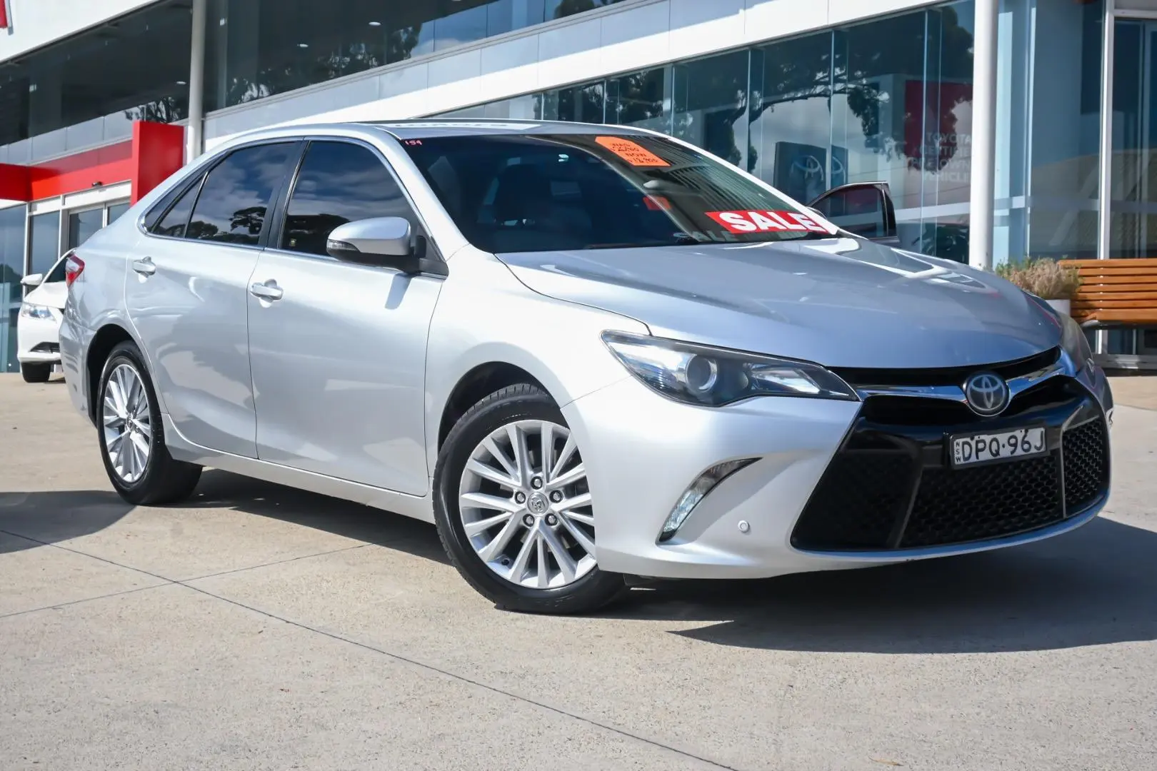 2016 Toyota Camry Gallery Image 1