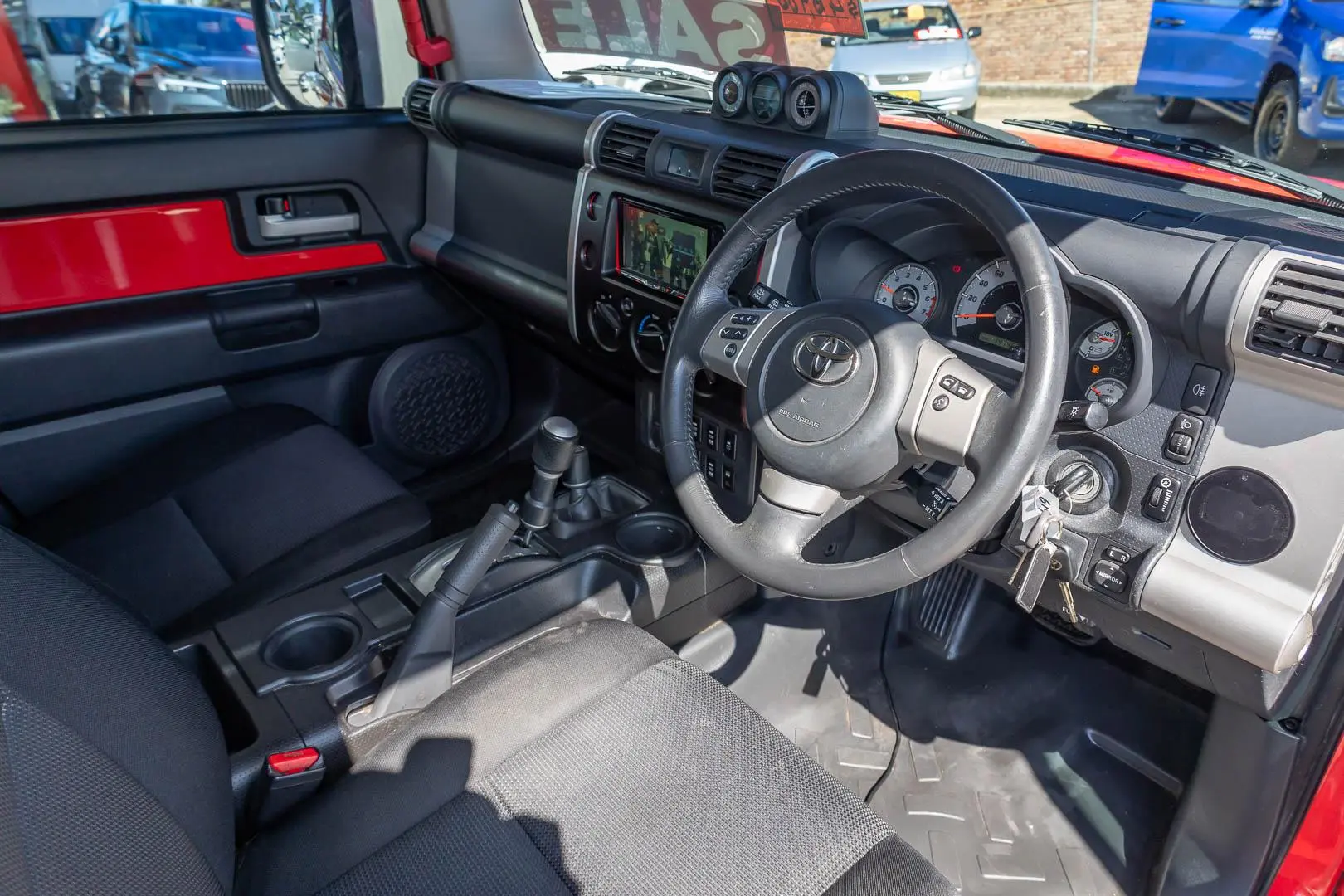 2015 Toyota FJ Cruiser Gallery Image 7