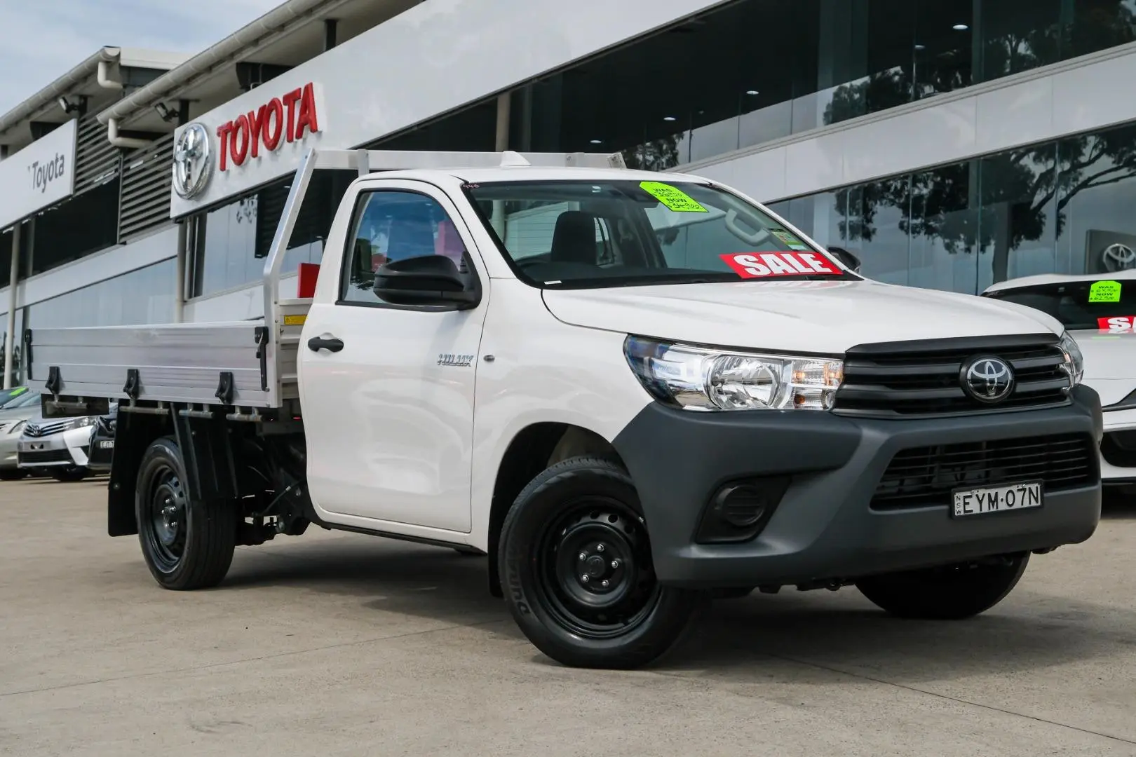 2023 Toyota Hilux Image 1