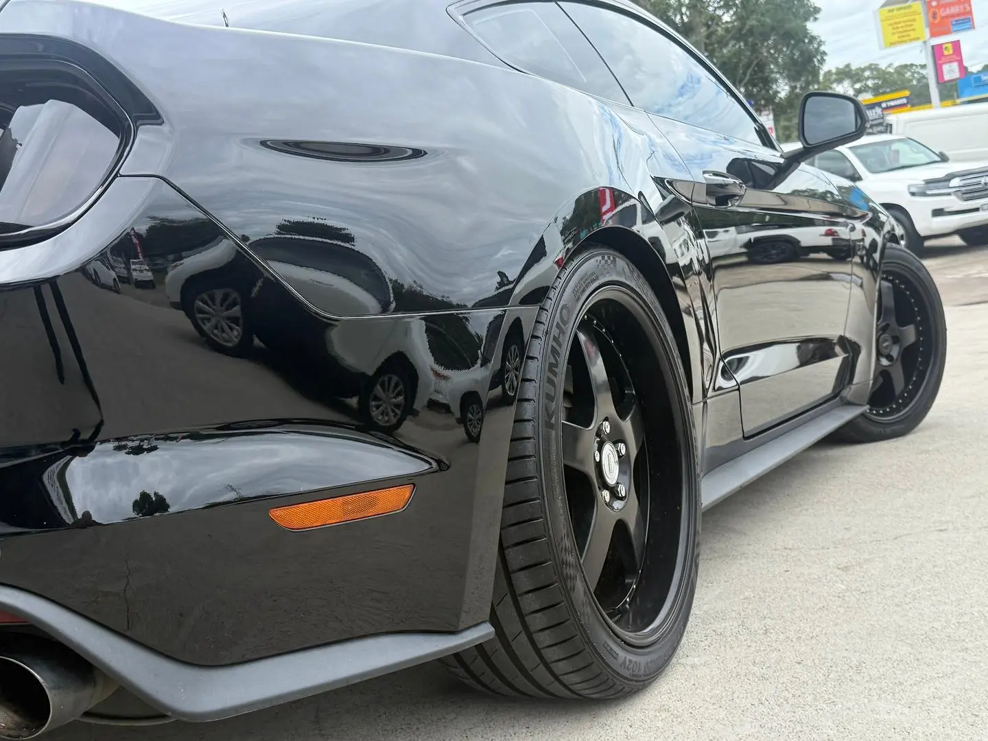 2017 Ford Mustang Gallery Image 28