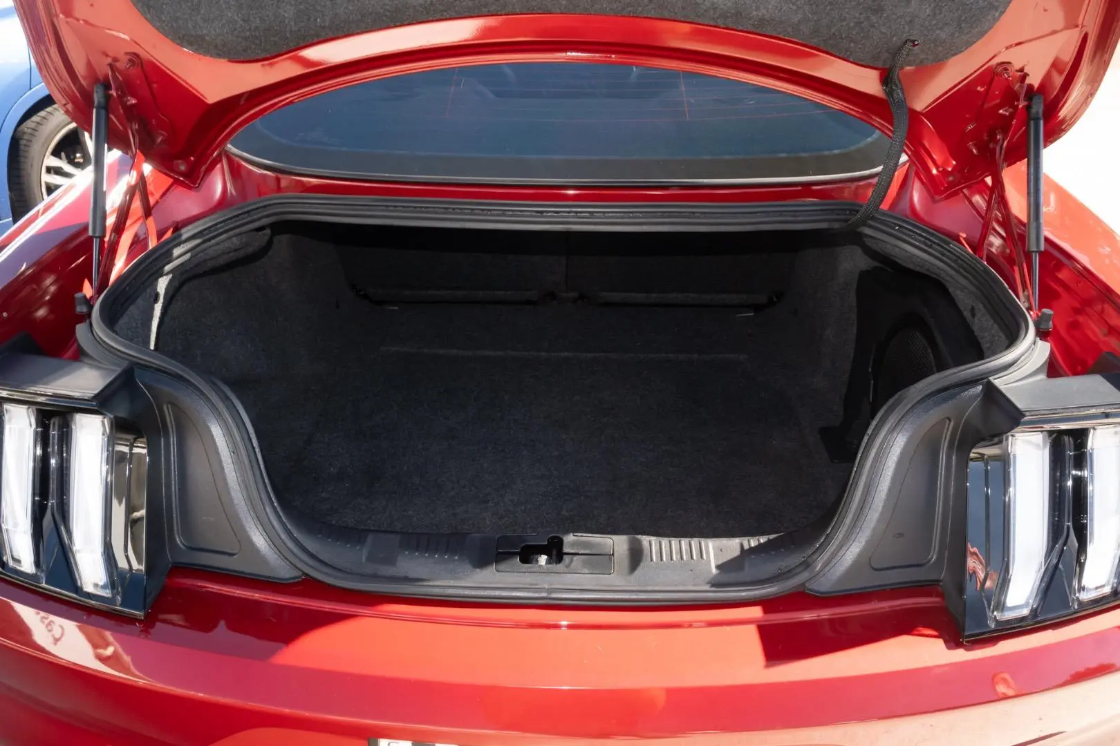 2020 Ford Mustang Gallery Image 19