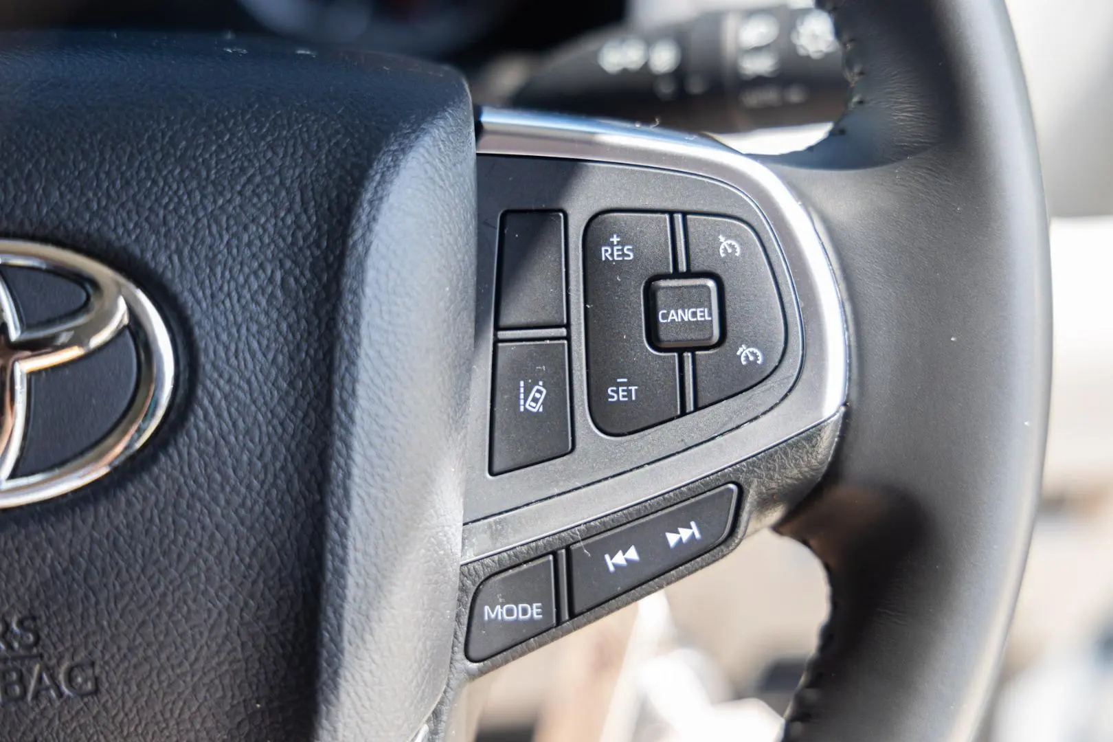 2024 Toyota Hiace Gallery Image 15