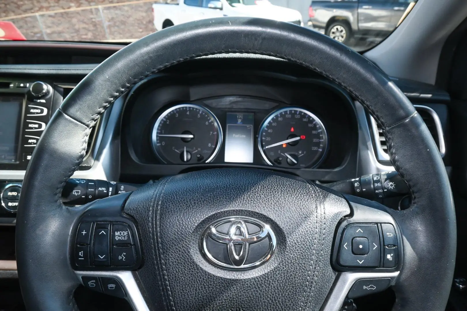 2016 Toyota Kluger Gallery Image 12