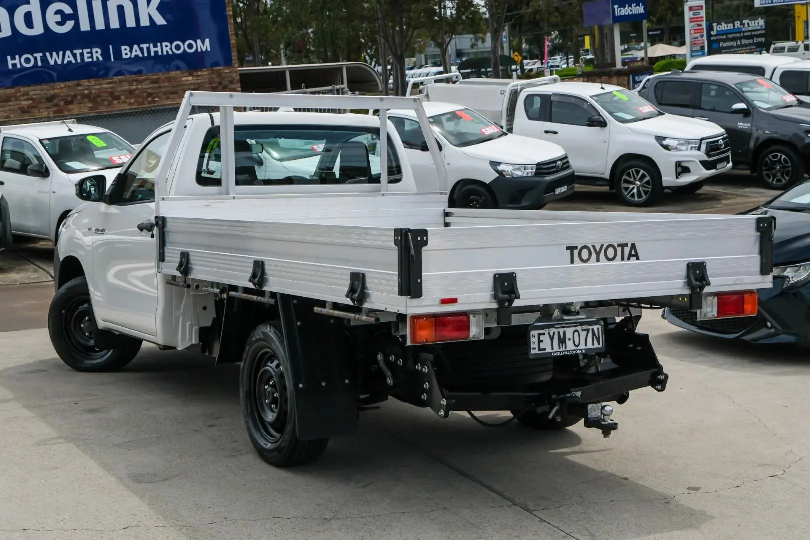 2023 Toyota Hilux Image 2