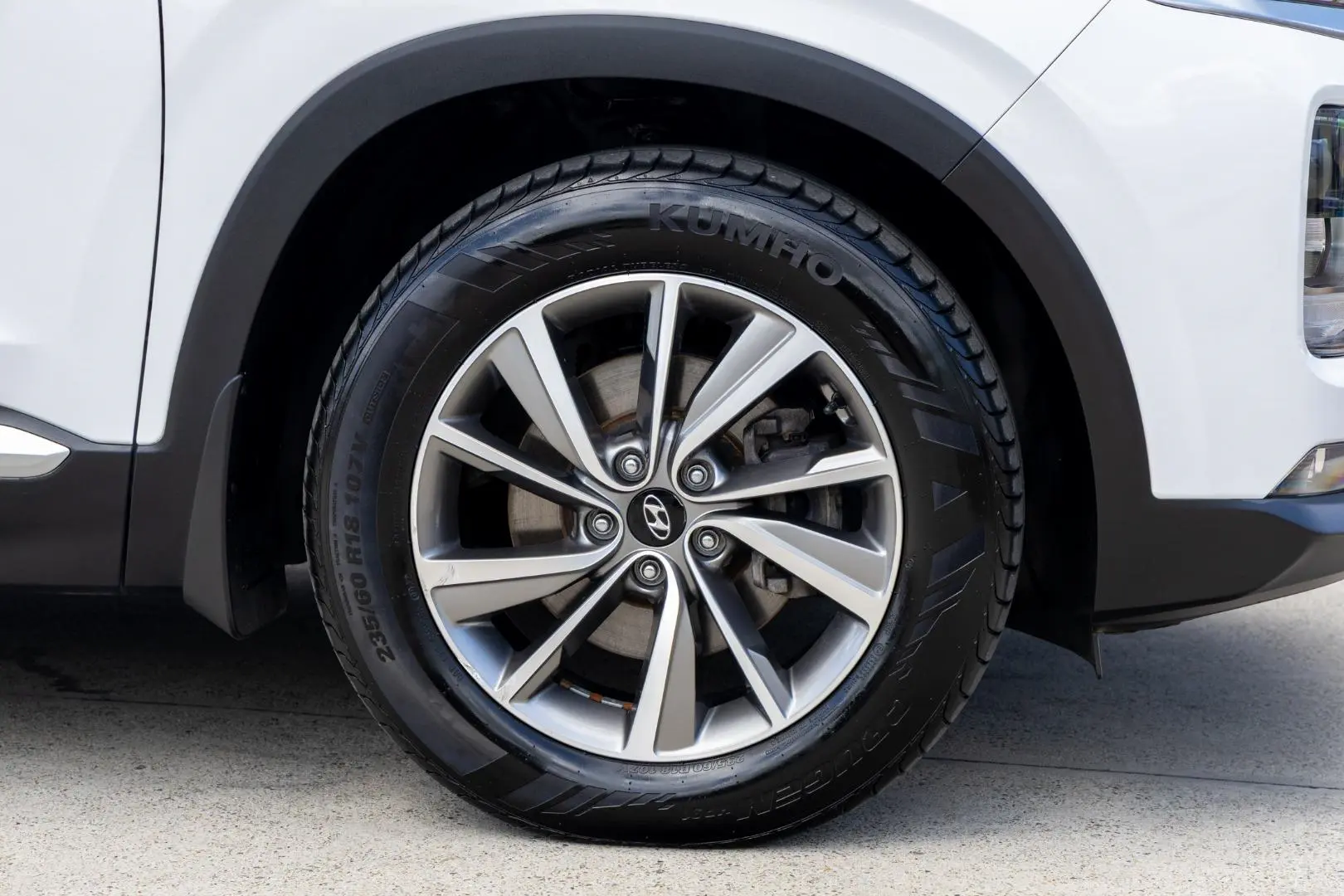 2020 Hyundai Santa Fe Gallery Image 23