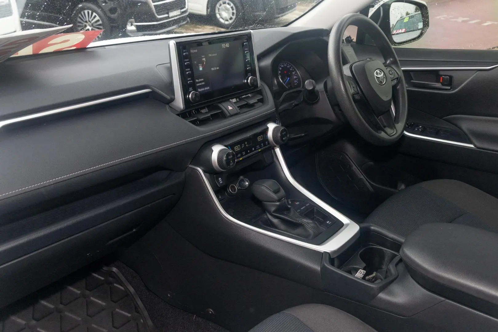 2020 Toyota RAV4 Gallery Image 8
