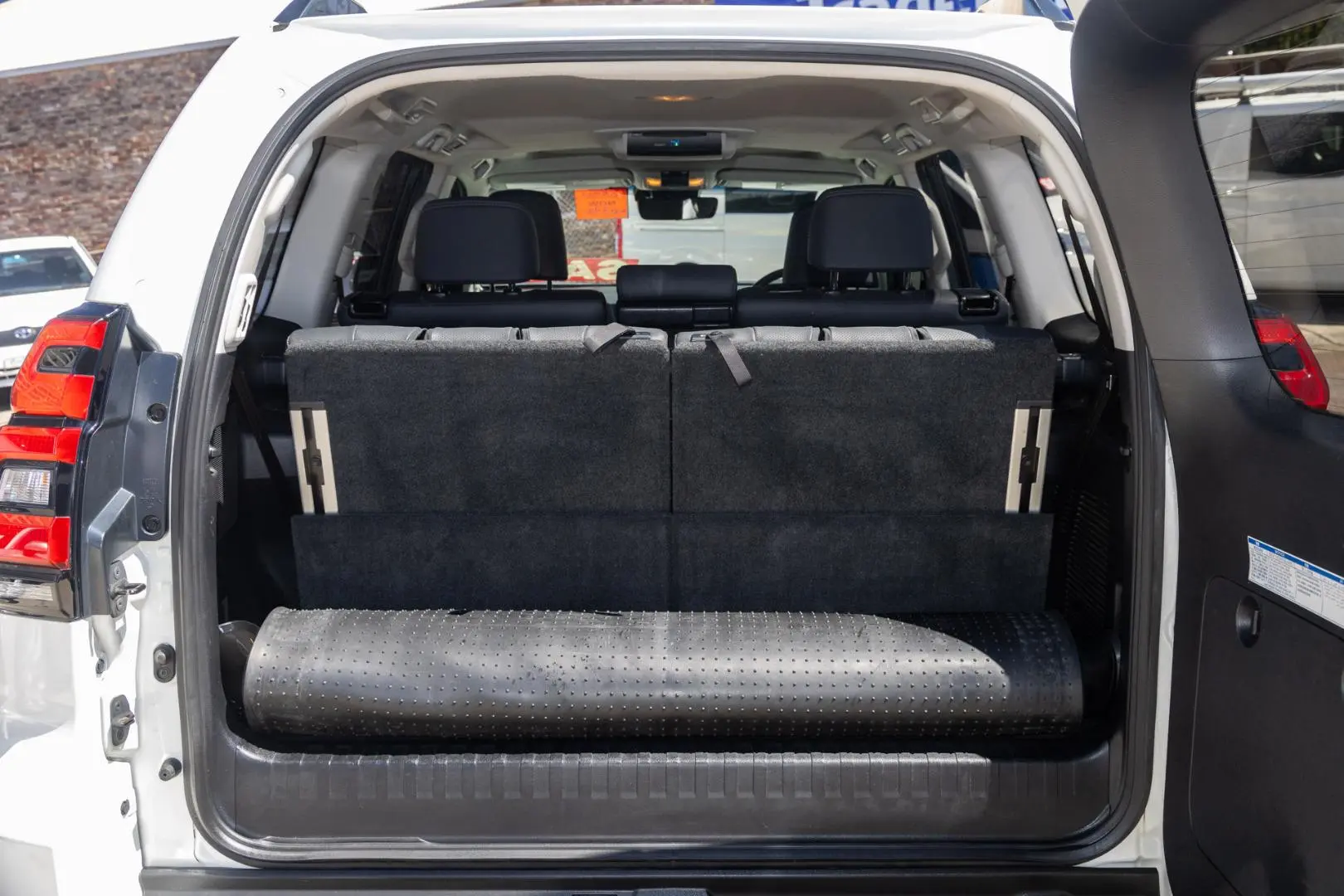 2018 Toyota Landcruiser Prado Gallery Image 19