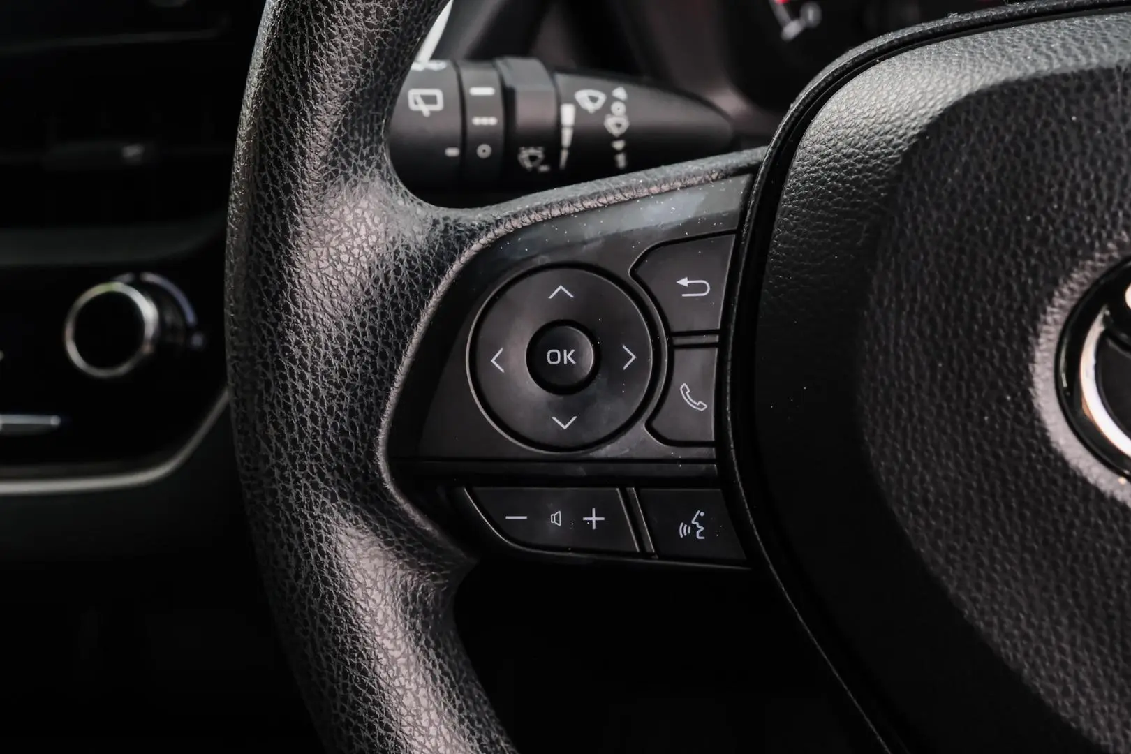 2018 Toyota Corolla Gallery Image 16