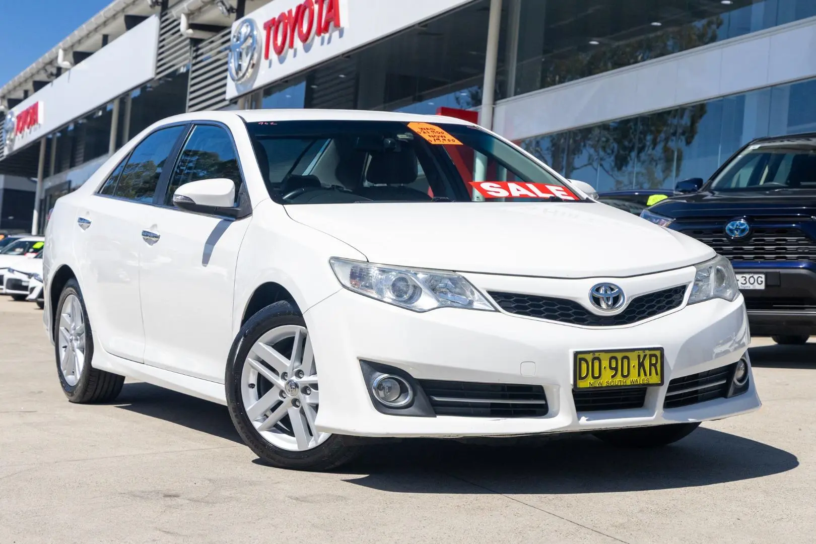 2014 Toyota Camry Gallery Image 1
