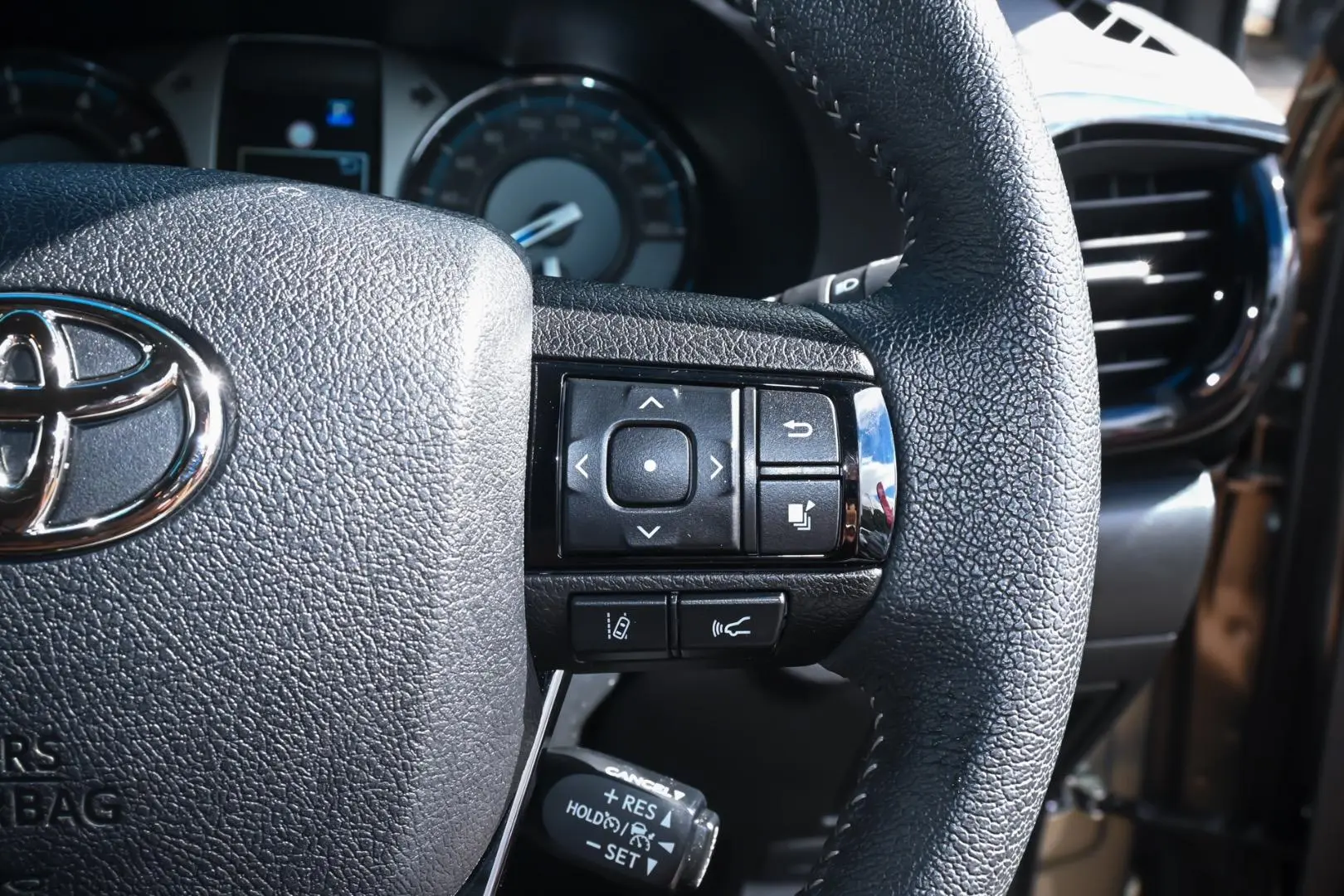 2025 Toyota Hilux Gallery Image 13