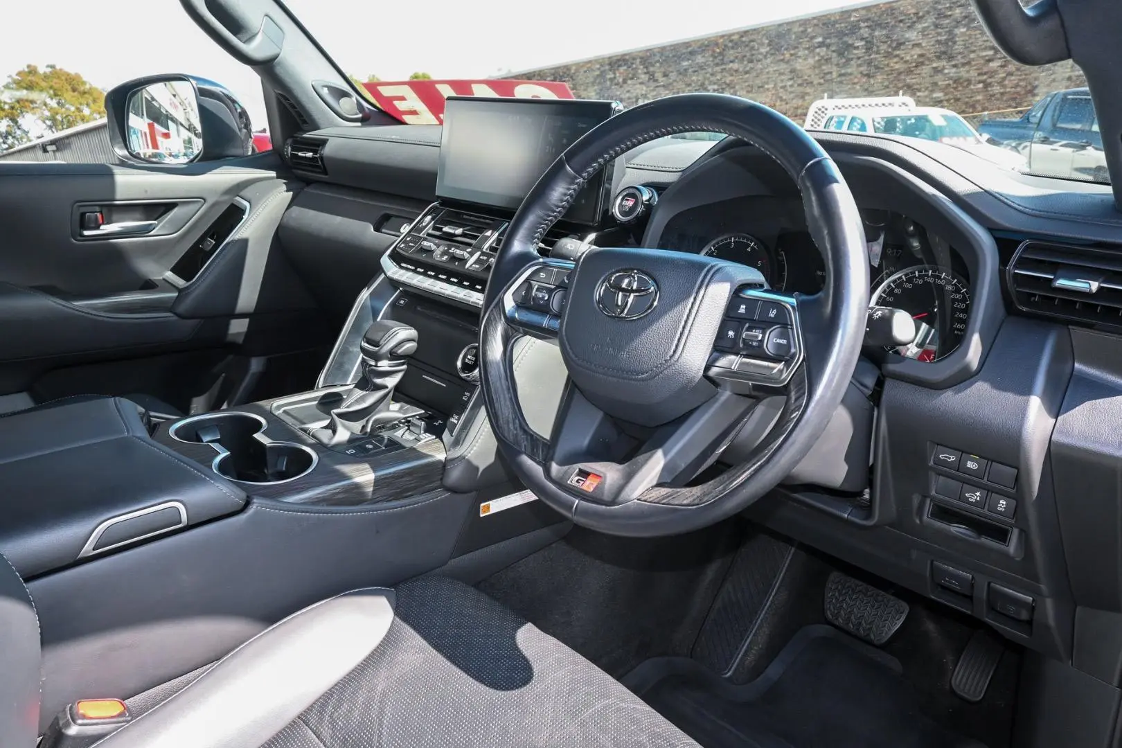 2022 Toyota Landcruiser Gallery Image 7