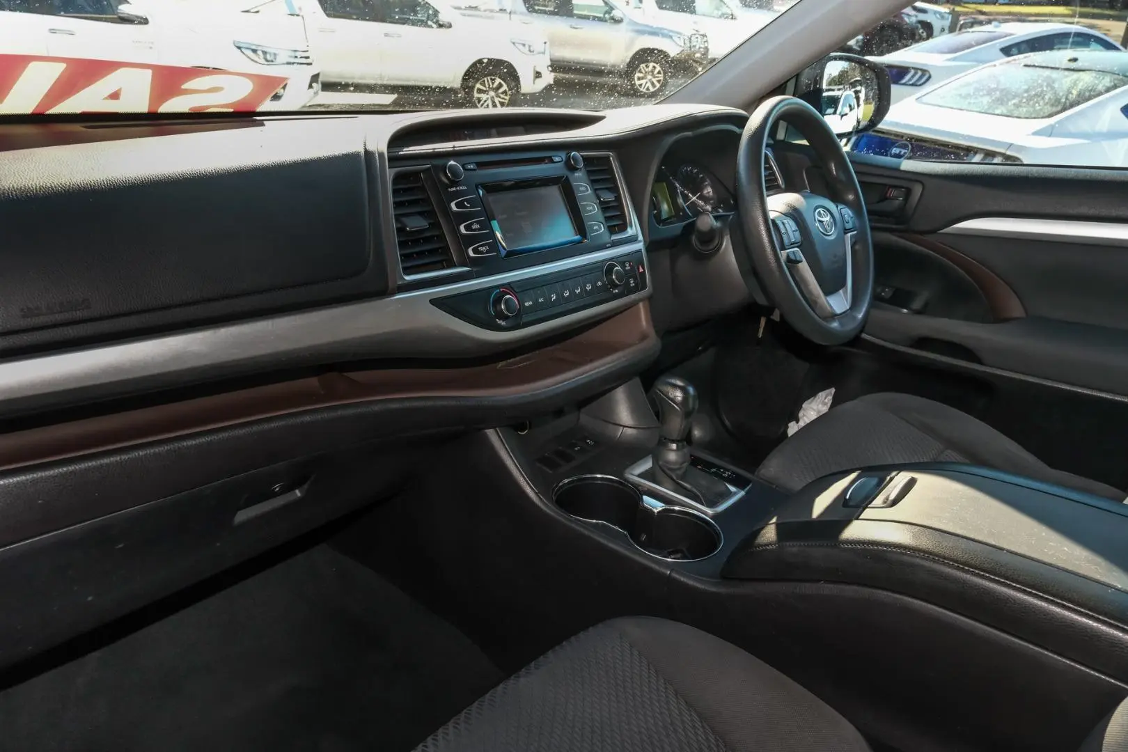 2015 Toyota Kluger Gallery Image 8