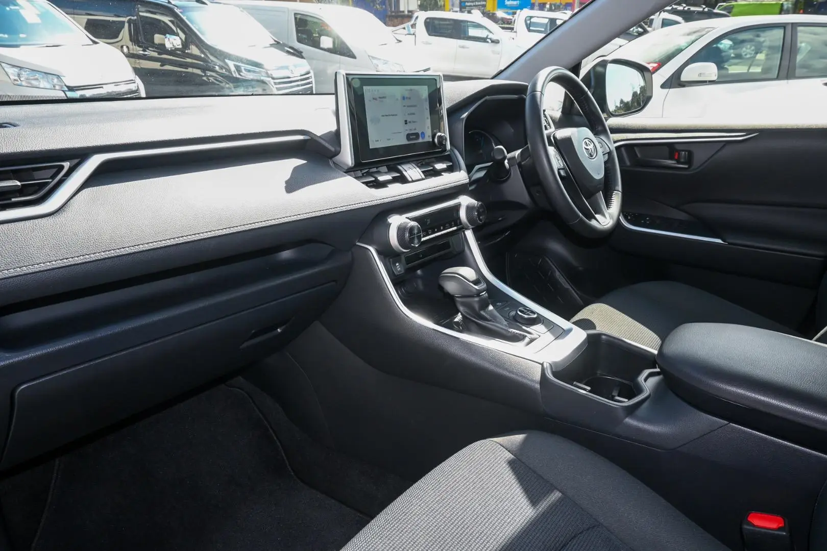2022 Toyota RAV4 Gallery Image 8