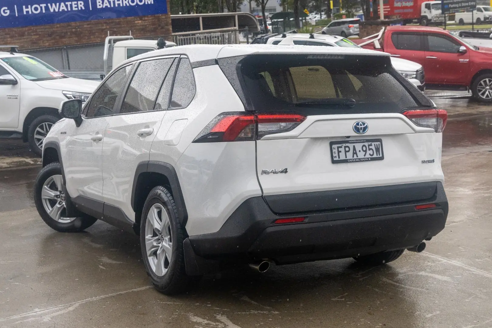 2020 Toyota RAV4 Gallery Image 2