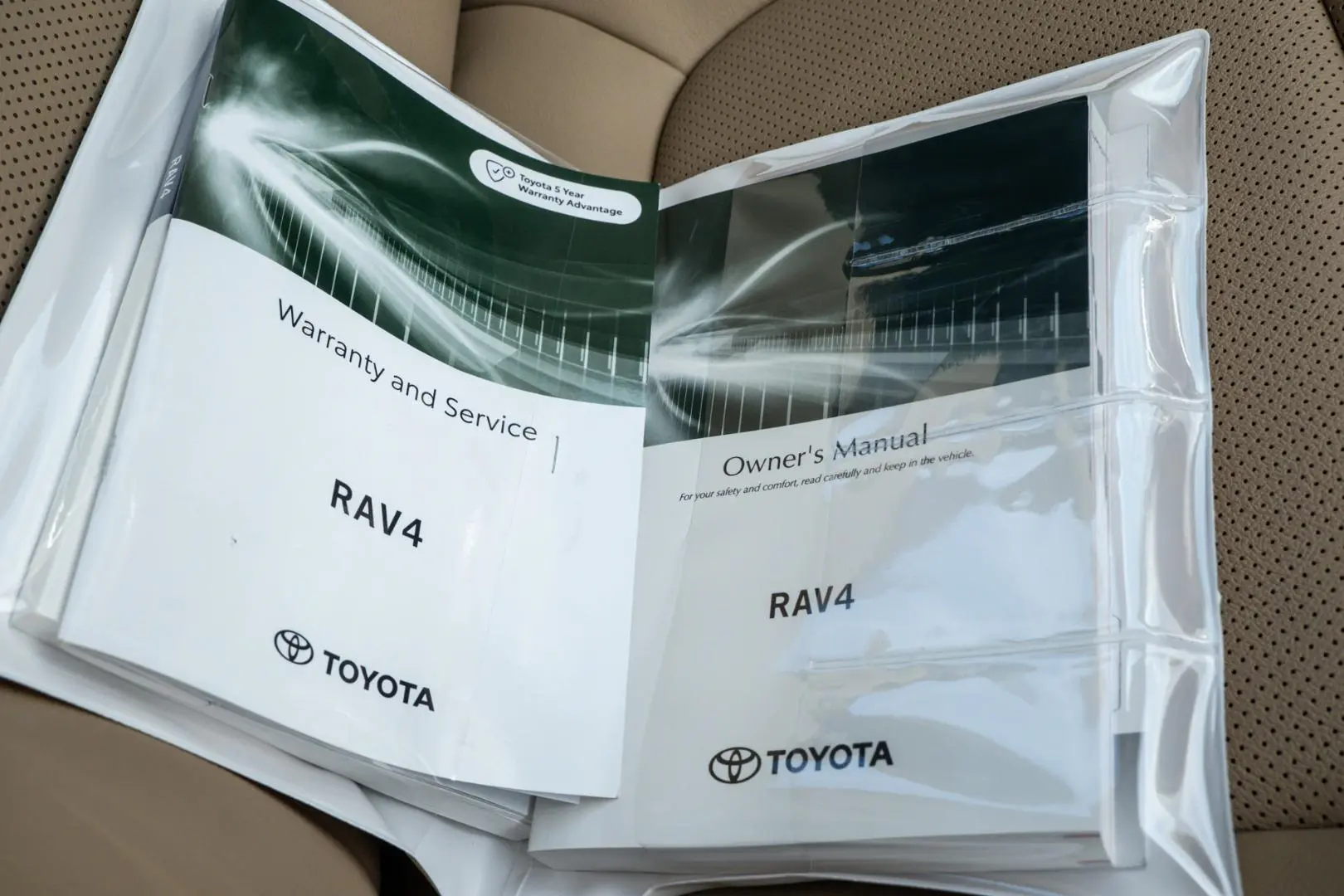 2025 Toyota RAV4 Gallery Image 17