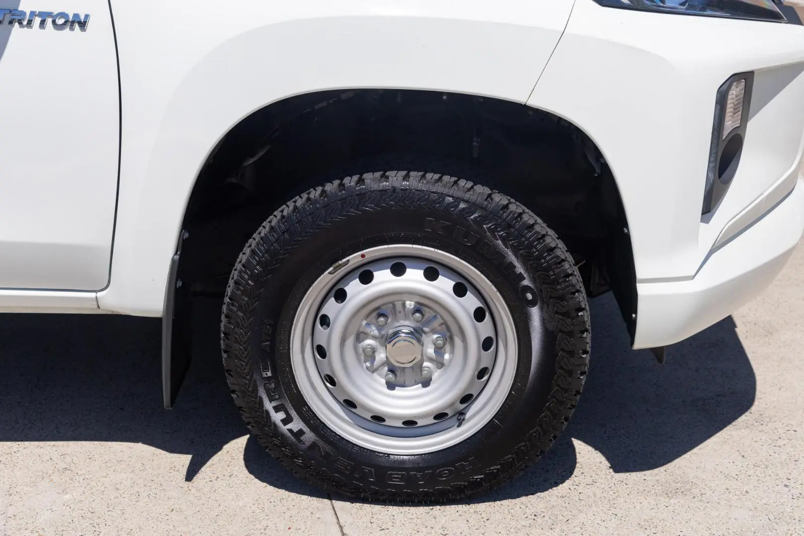 2019 Mitsubishi Triton Gallery Image 19