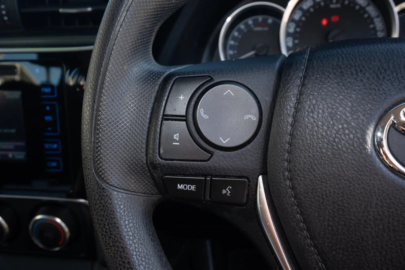 2015 Toyota Corolla Gallery Image 9
