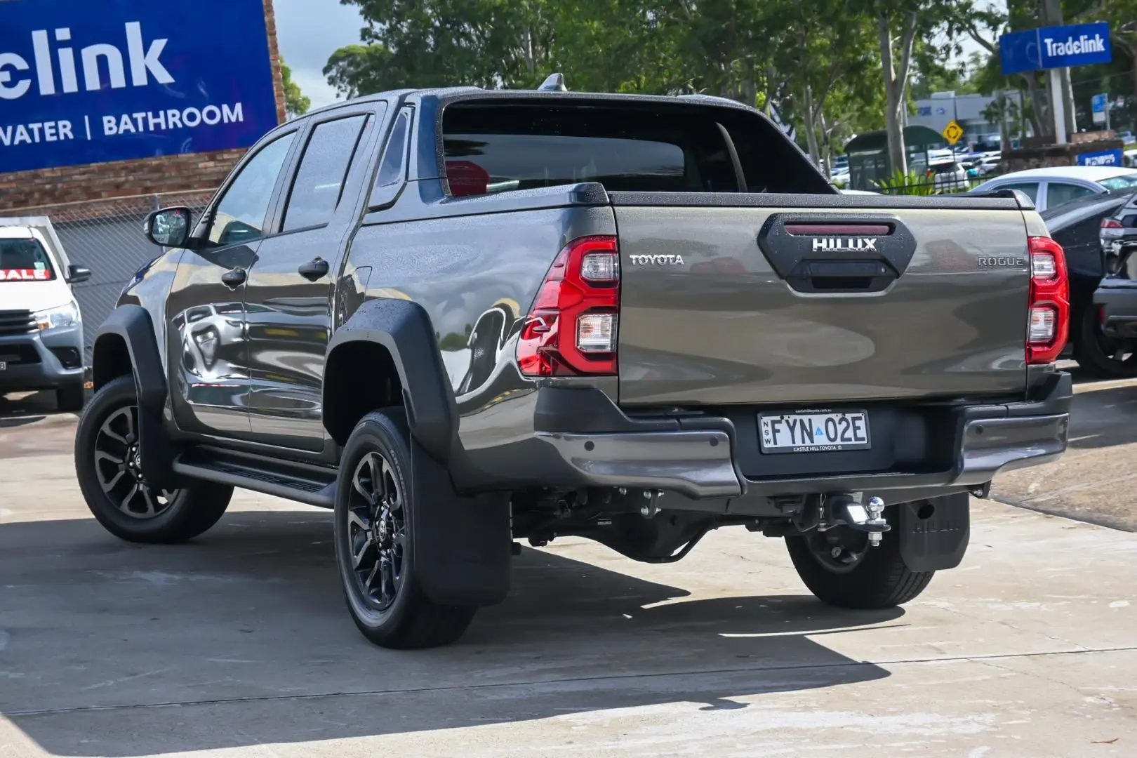 2025 Toyota Hilux Gallery Image 2