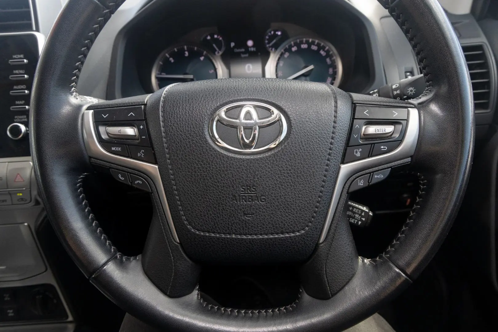 2022 Toyota Landcruiser Prado Gallery Image 10