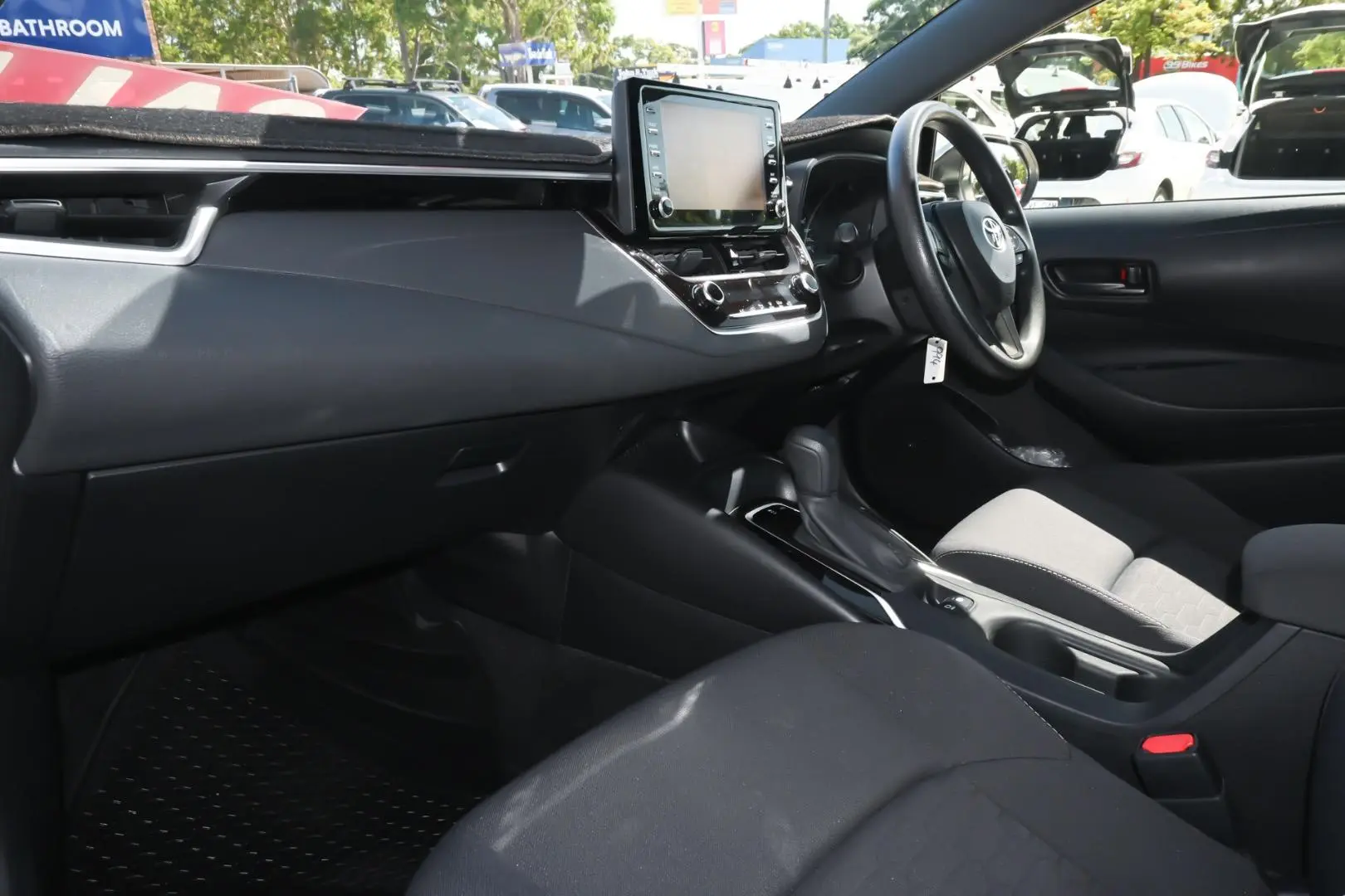 2018 Toyota Corolla Gallery Image 8