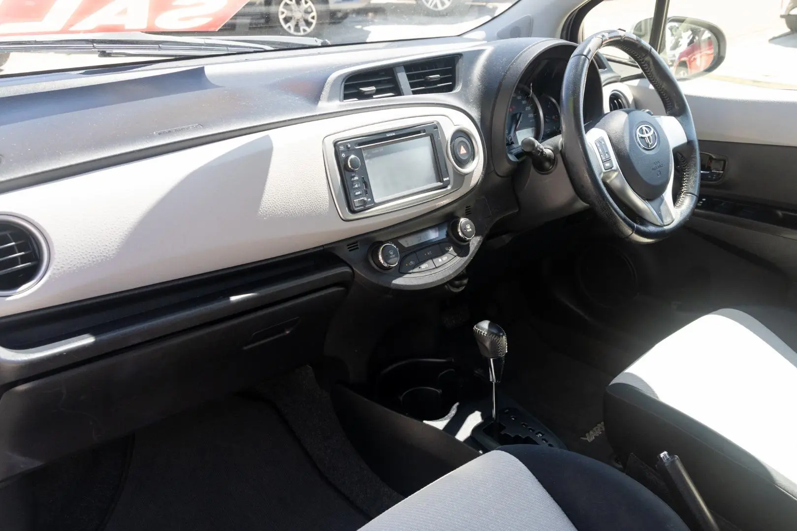 2012 Toyota Yaris Gallery Image 8