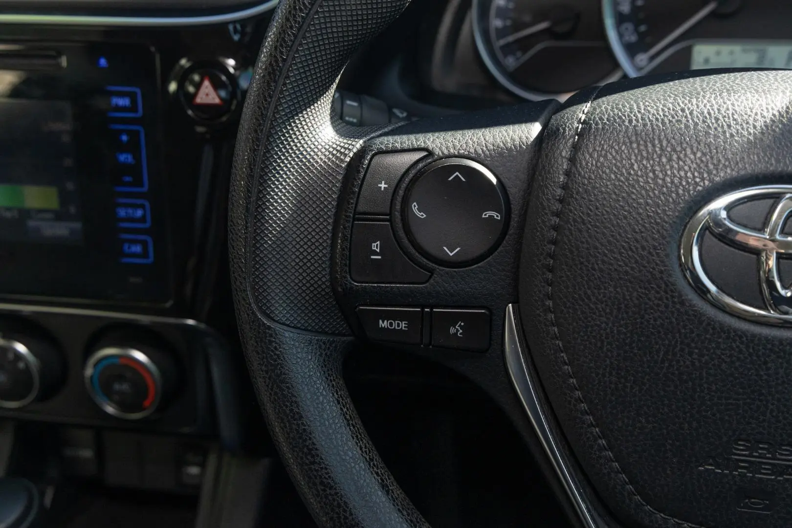 2017 Toyota Corolla Gallery Image 11