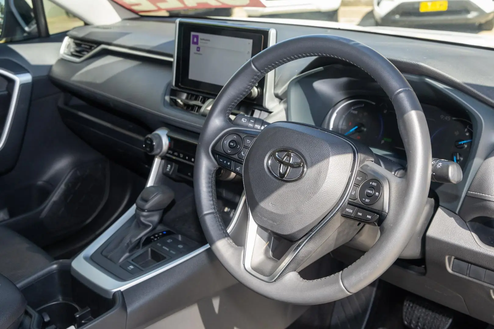 2024 Toyota RAV4 Gallery Image 7