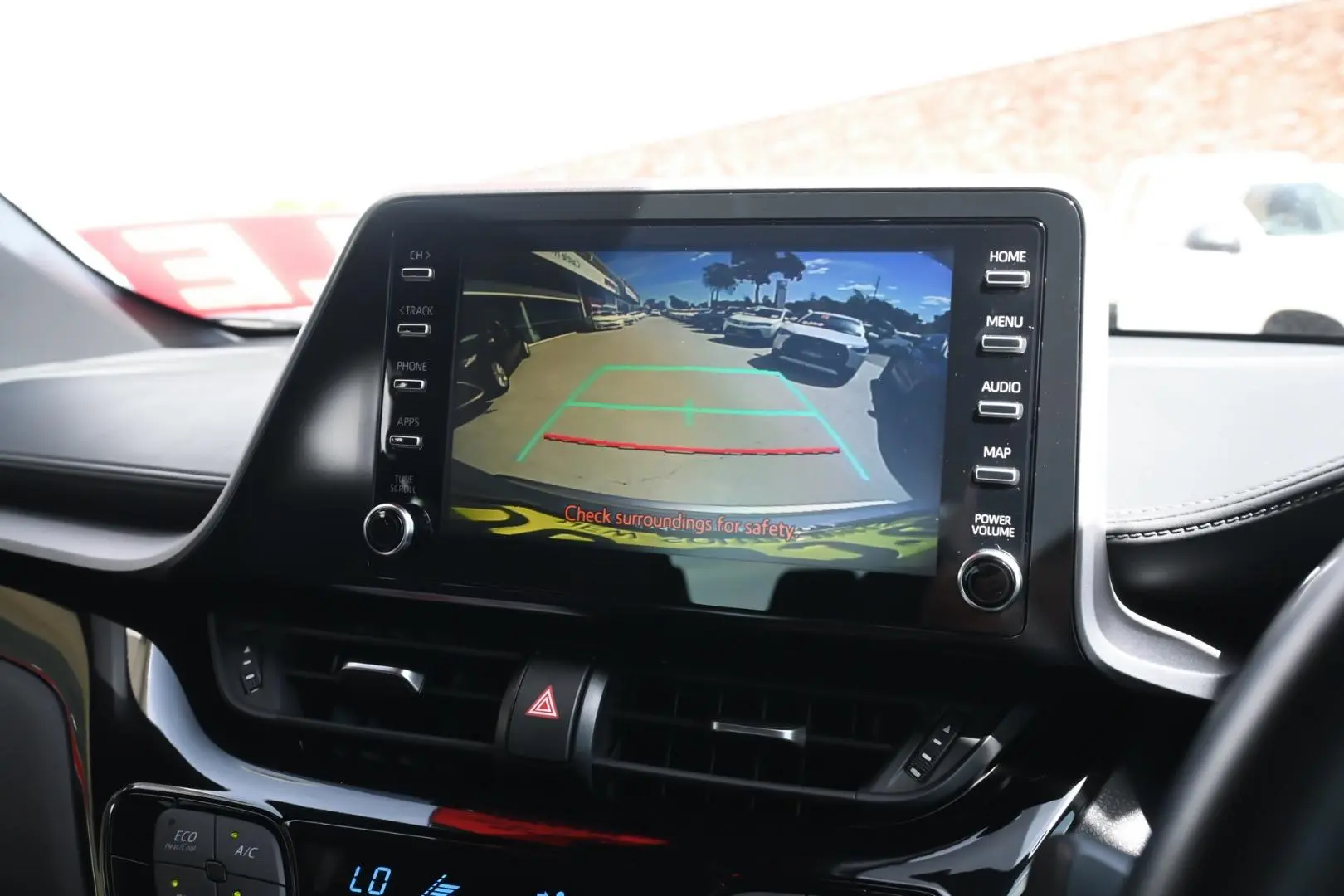 2020 Toyota C-HR Gallery Image 15