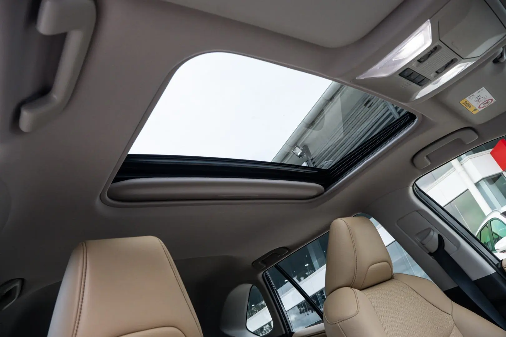 2022 Toyota RAV4 Gallery Image 17